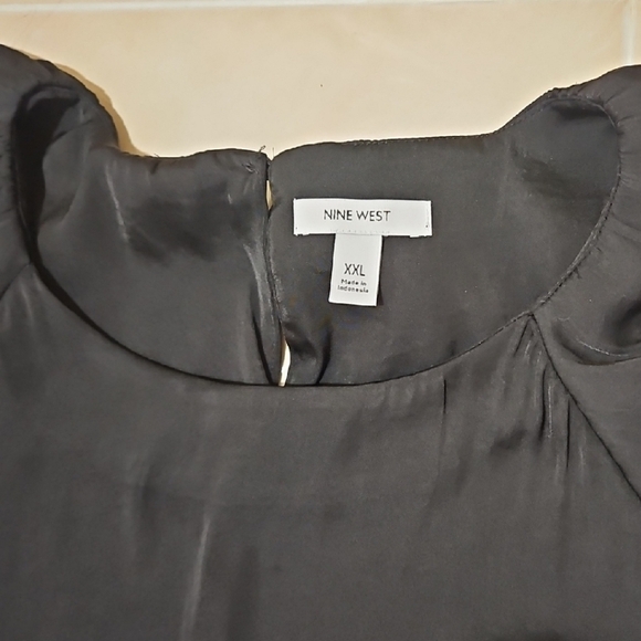 EUC Nine West Black Blouse with Puff Sleeves - Picture 10 of 10